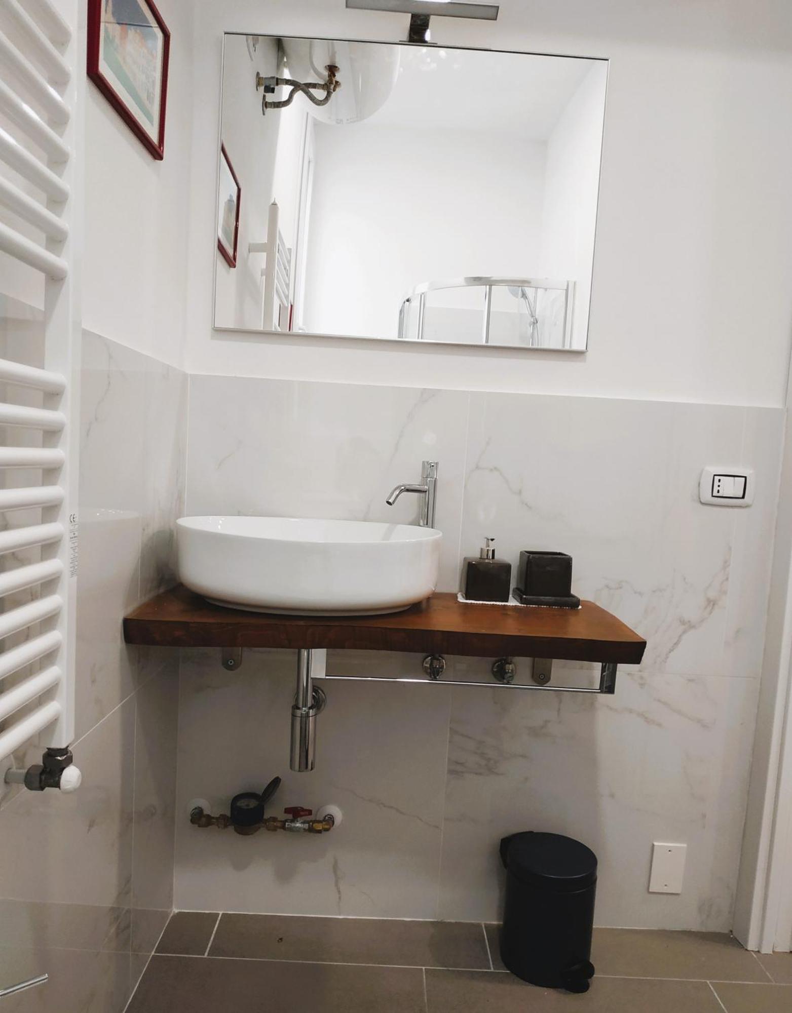 Monteroom-Apartments โบโลญญา ภายนอก รูปภาพ
